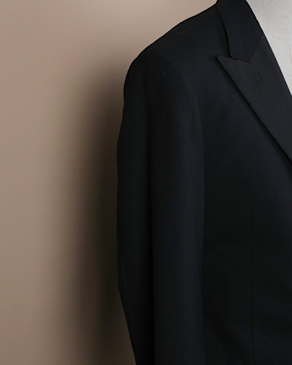 Black Super 150´s Peak Lapel Tuxedo