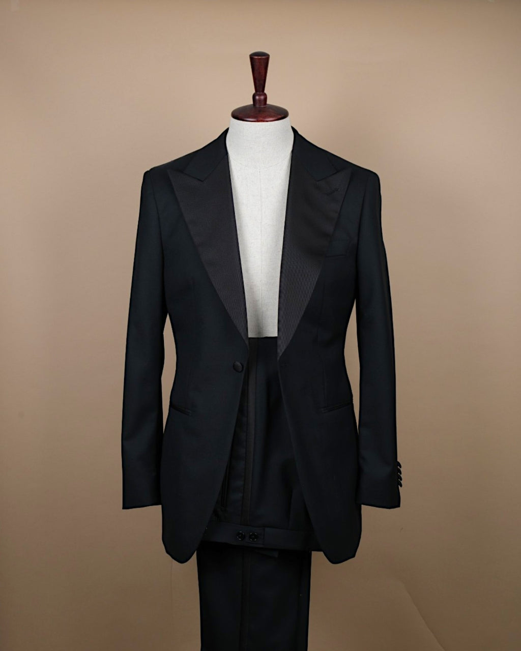 Black Doppio Ritorto Peak Lapel Tuxedo