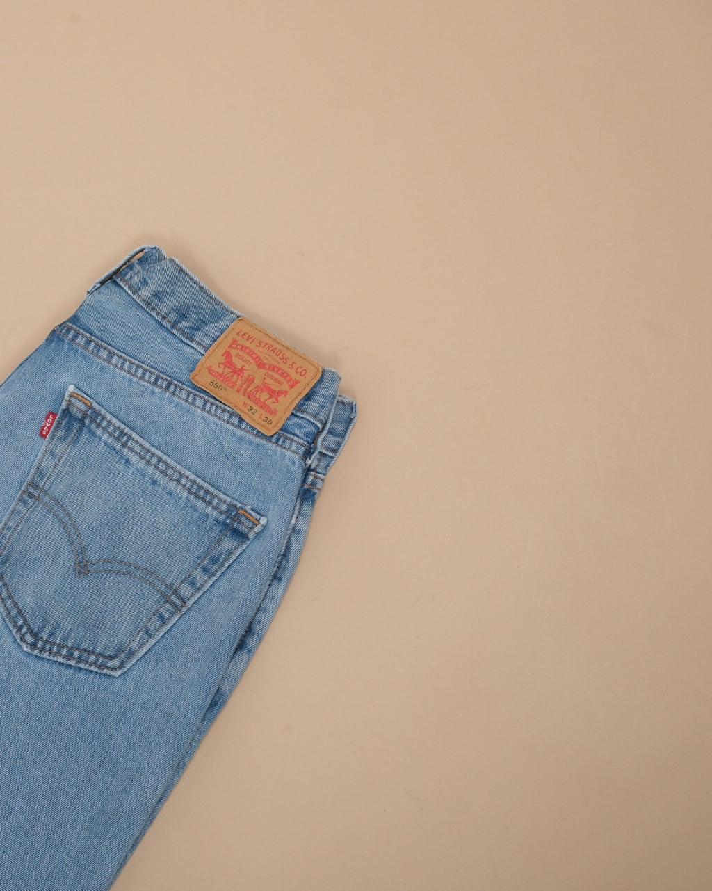 Light Wash High-Rise 550 Jeans