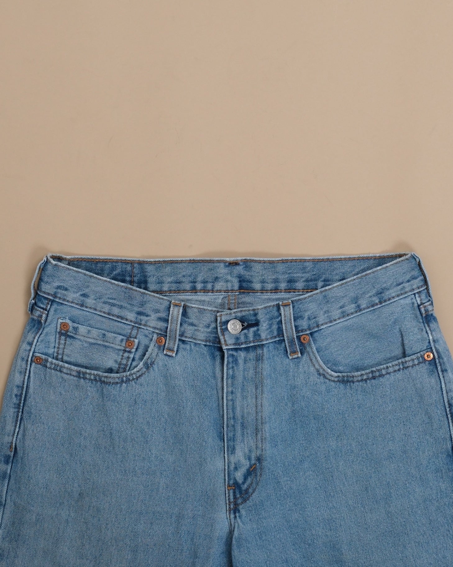 Light Wash High-Rise 550 Jeans