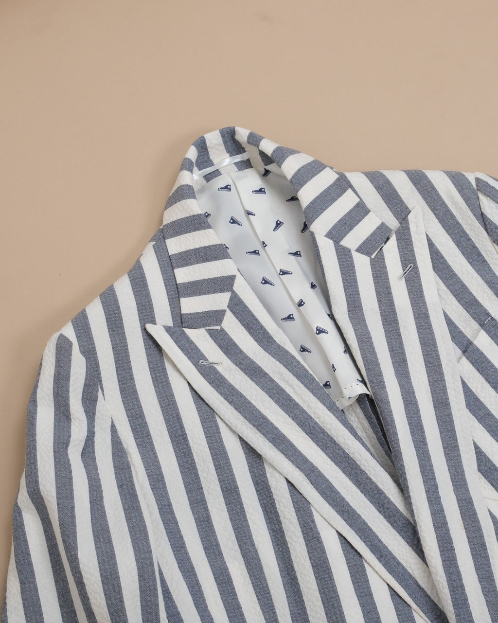 Off-White/Blue Awning Striped DB. Subalpino Seersucker Sports Jacket