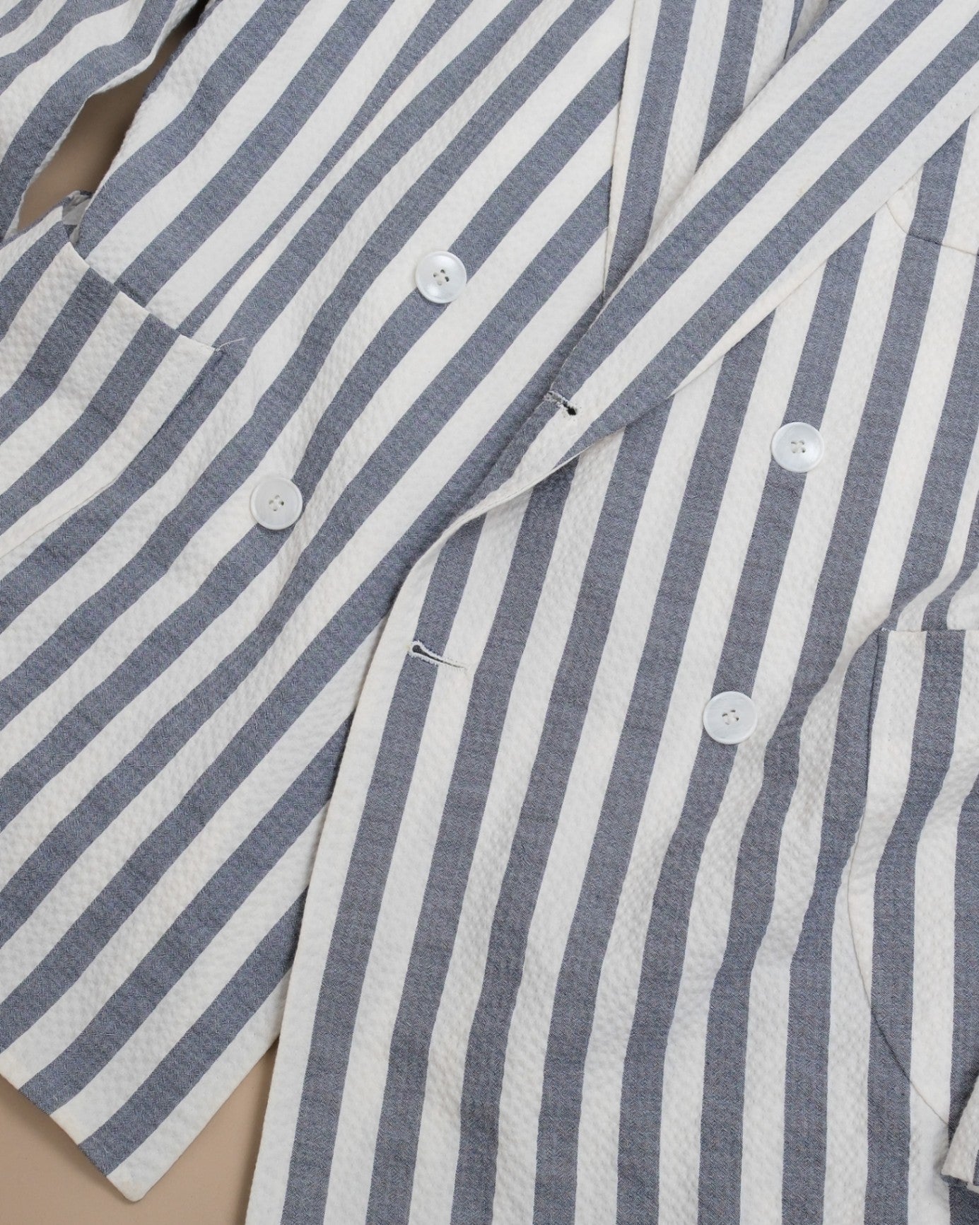 Off-White/Blue Awning Striped DB. Subalpino Seersucker Sports Jacket