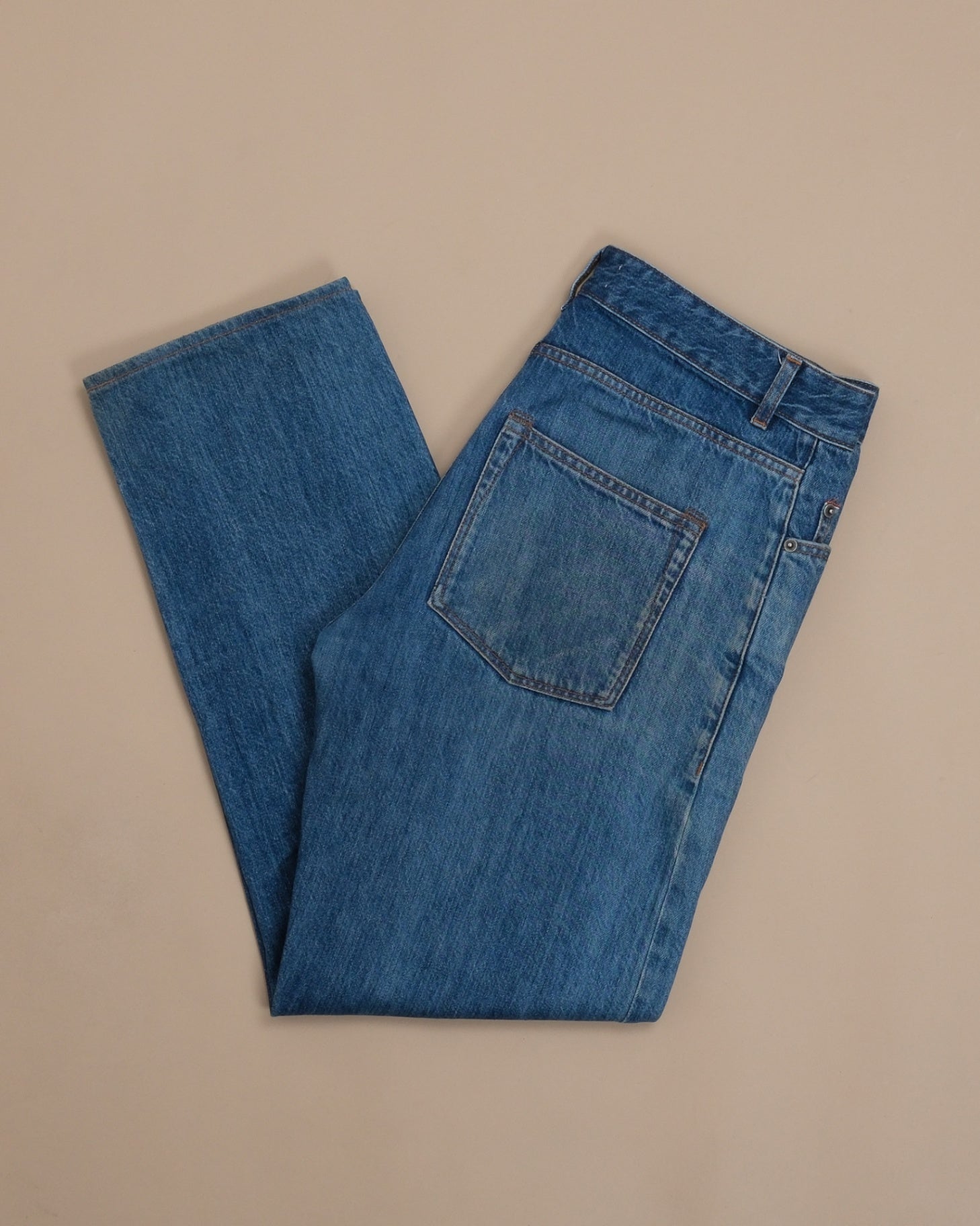 Mid Wash High-Rise Arthur Jeans