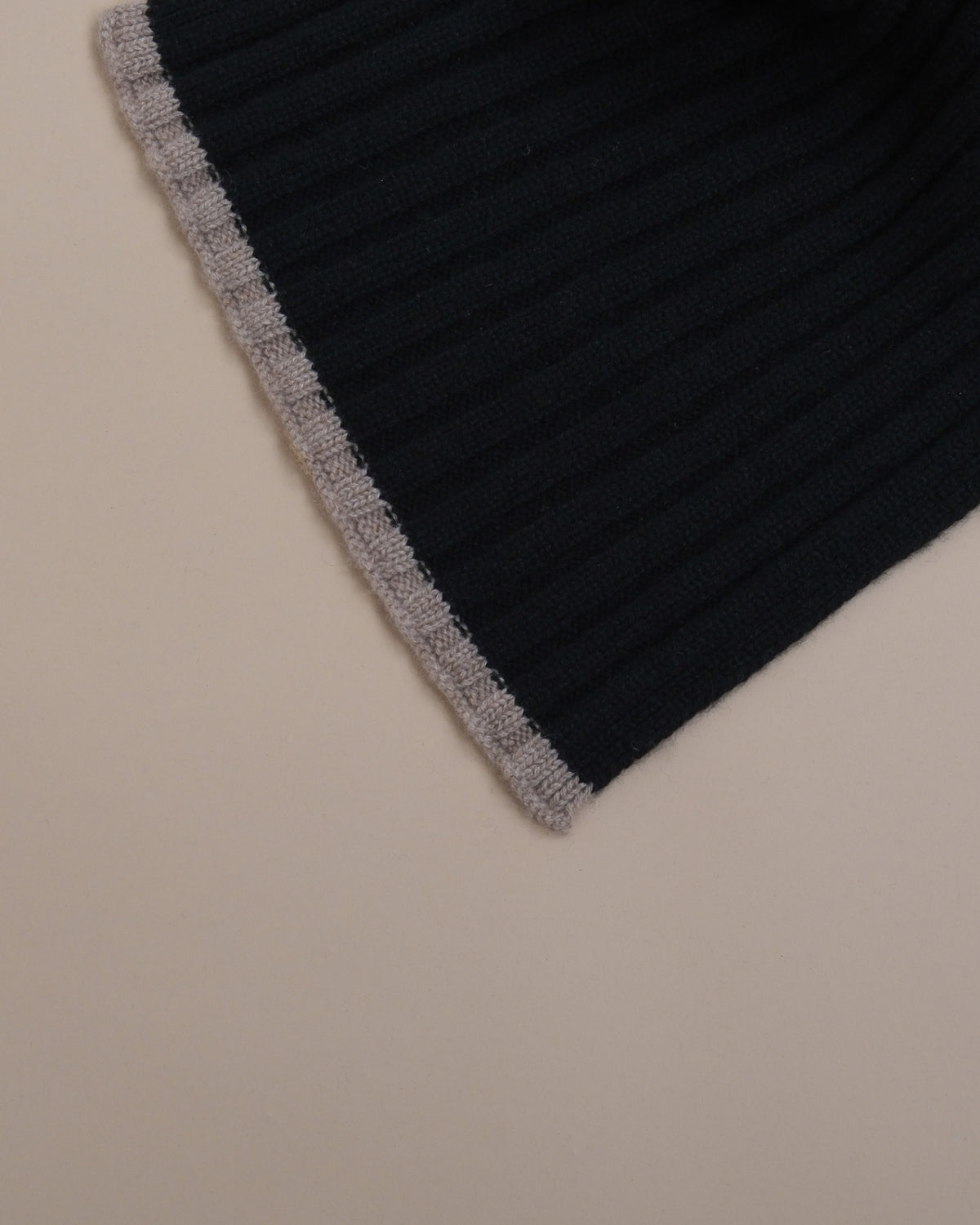 Ribbed Black Cashmere Scarf