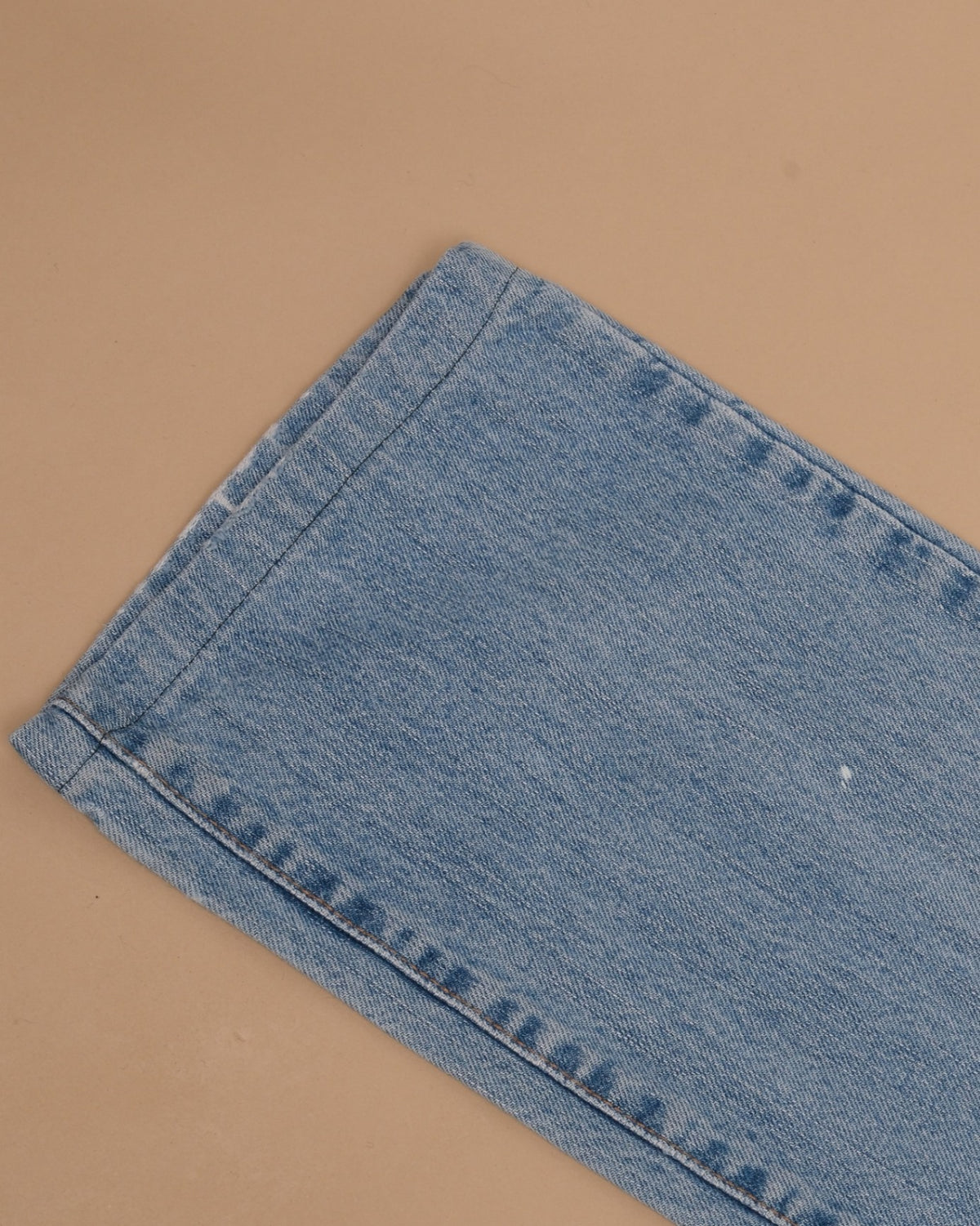 Light Wash Mid Rise Jeans