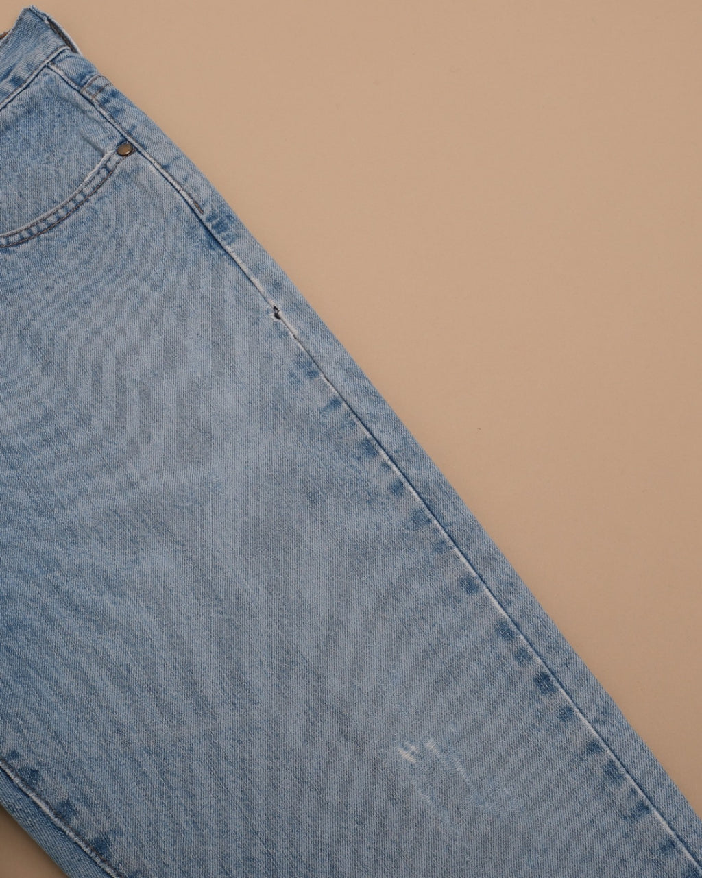 Light Wash Mid Rise Jeans