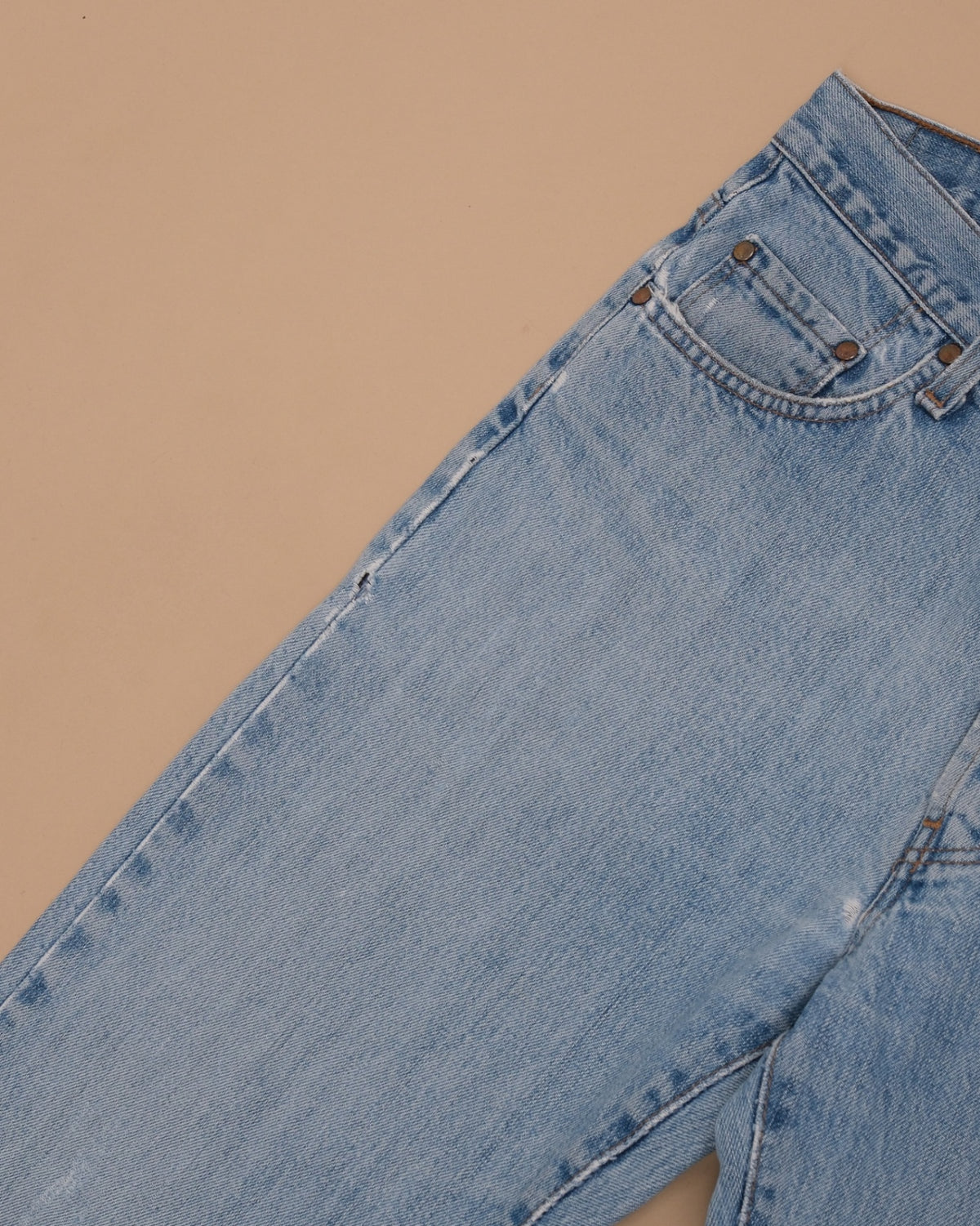 Light Wash Mid Rise Jeans