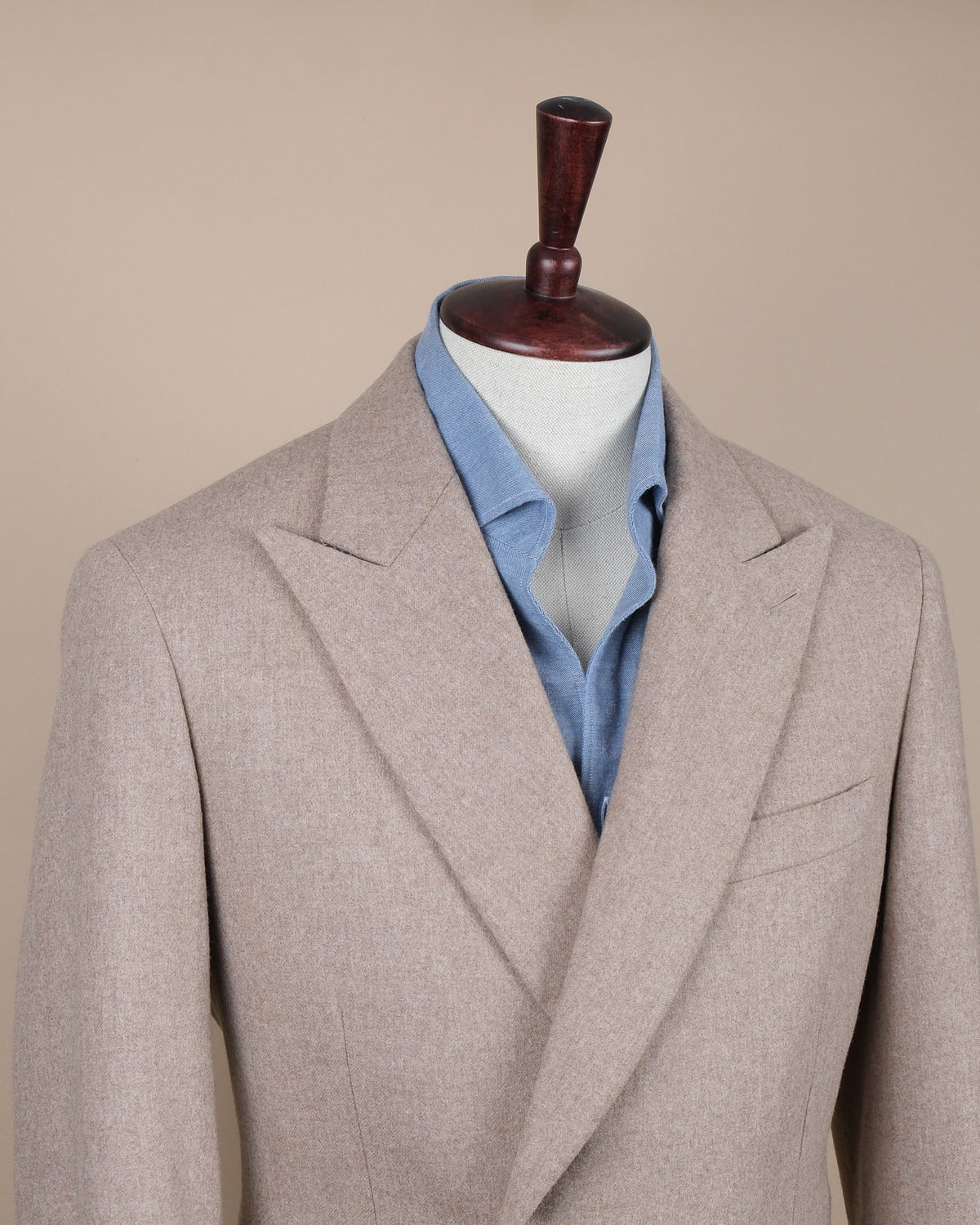 Detail of the peak lapel on the Beige DB. Woollen Flannel Sports Jacket by Cad & The Dandy.